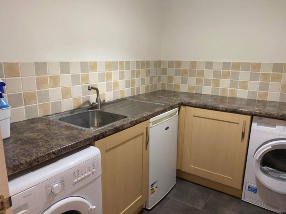 Spacious 2 Bedroom Apartment קלית'ורפס מראה חיצוני תמונה