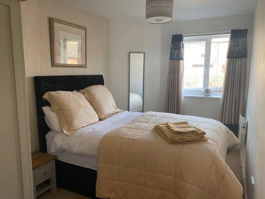 Spacious 2 Bedroom Apartment קלית'ורפס מראה חיצוני תמונה