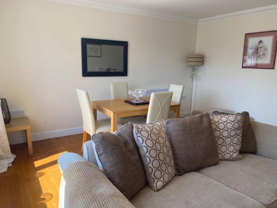Spacious 2 Bedroom Apartment קלית'ורפס מראה חיצוני תמונה