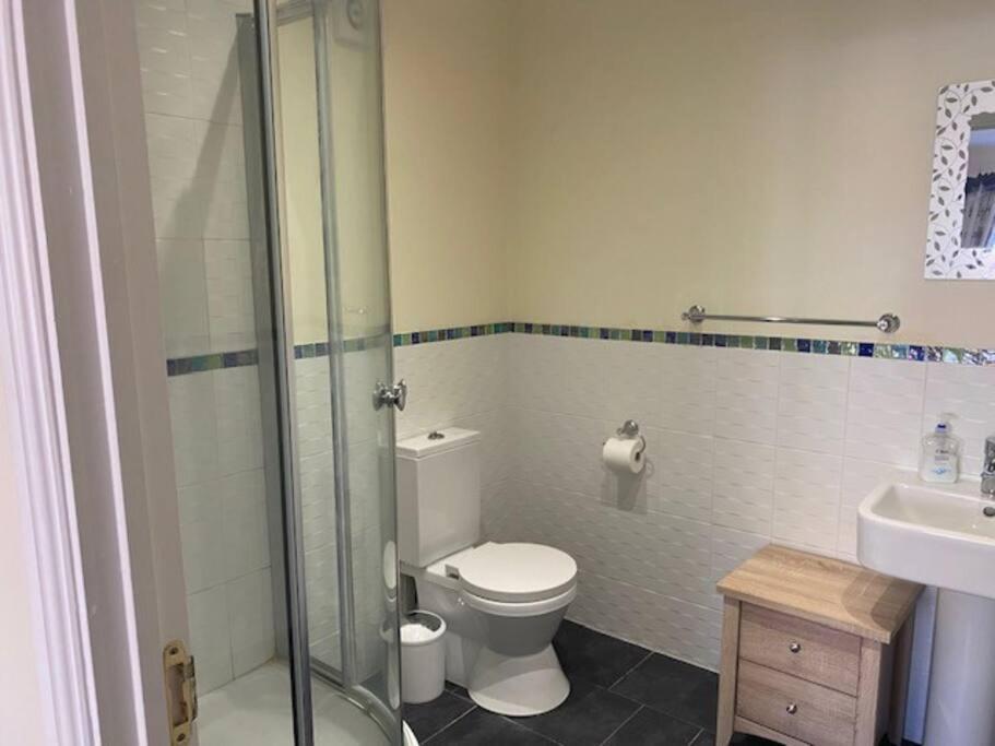 Spacious 2 Bedroom Apartment קלית'ורפס מראה חיצוני תמונה
